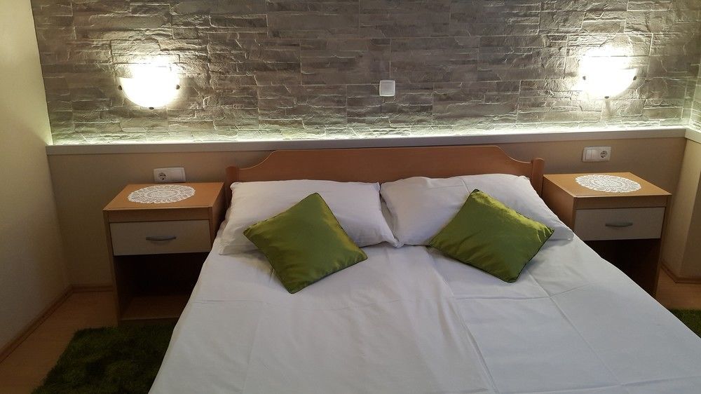 Rooms & Apartments Kepic, Airport Accomodation Cerklje na Gorenjskem Kültér fotó