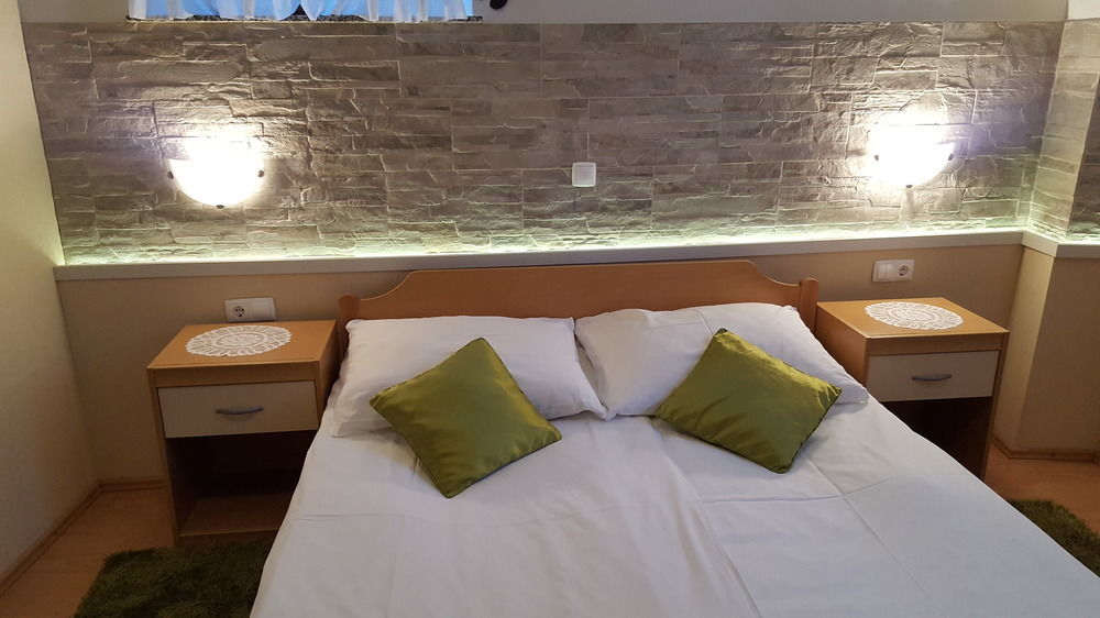 Rooms & Apartments Kepic, Airport Accomodation Cerklje na Gorenjskem Kültér fotó